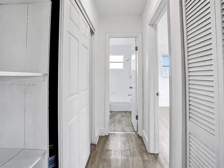 114 SE 8th St #105 — Photo 17