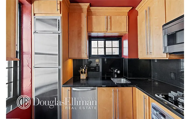 Sold by Douglas Elliman | media 10