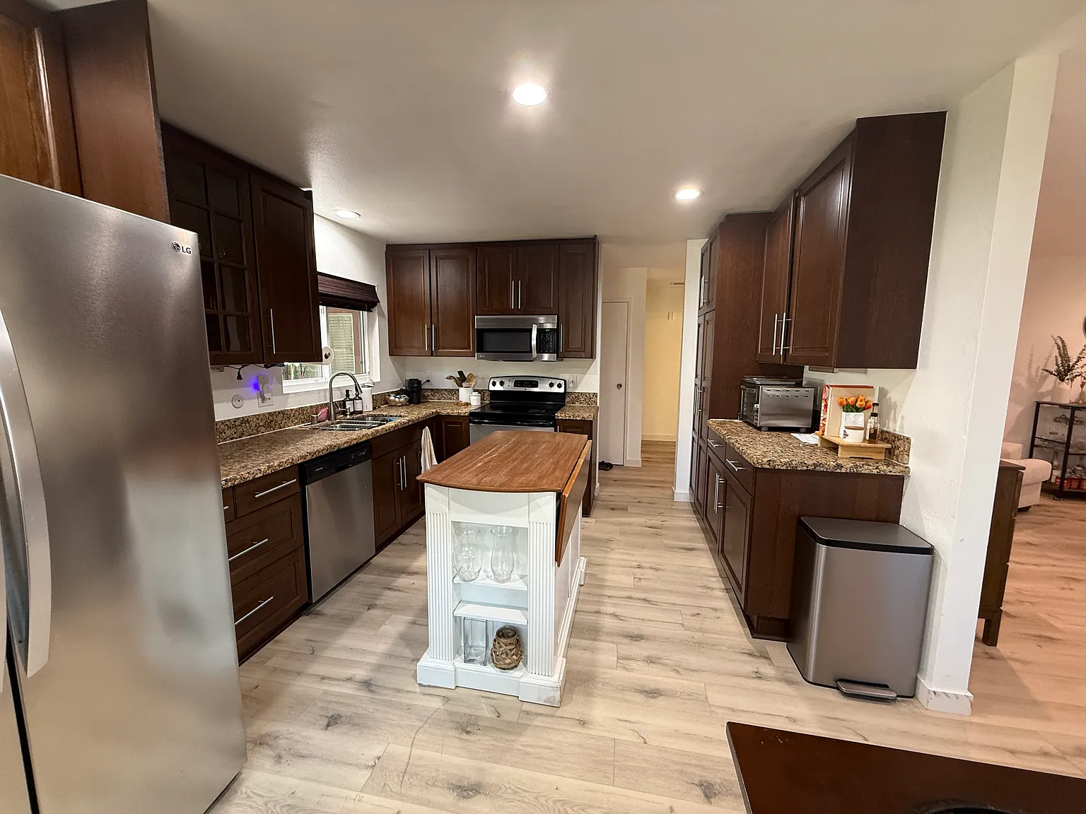 2 bed, 1144 sqft, $3,100 — Photo 3