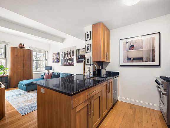3rd image of 88 Greenwich St APT 1605