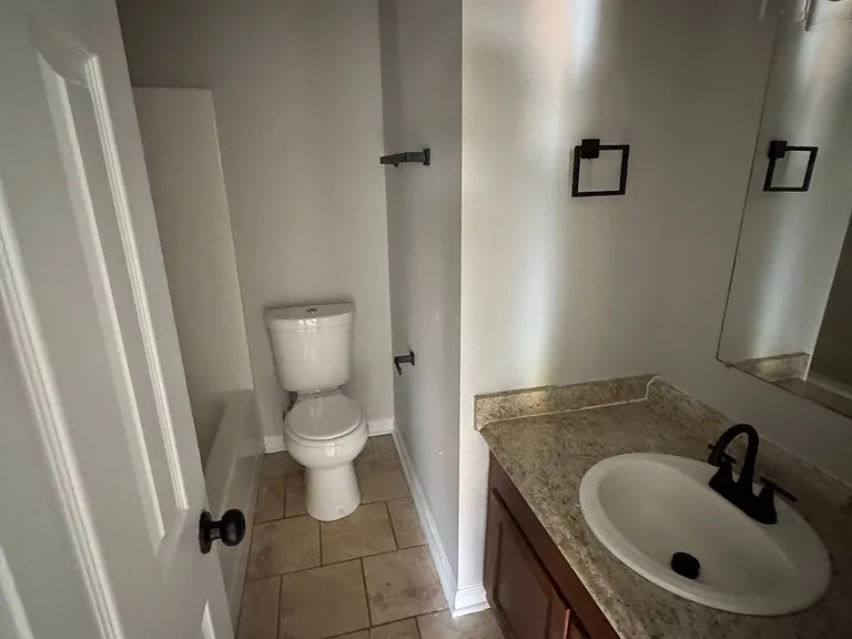 811 Scott St #4 — Photo 4