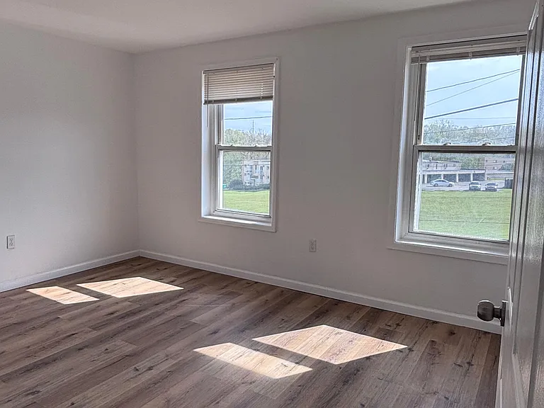 857 Broadway Ave #1 — Photo 9