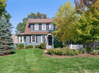 1669 Elmwood Dr, Highland Park, IL 60035