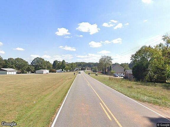 Exterior Neighborhood (street photo)