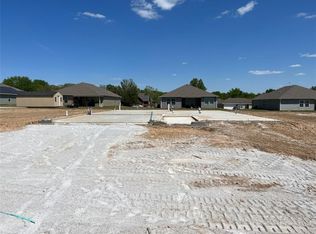 512 Buffalo Dr, Gentry, AR 72734
