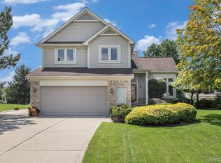 727 Morningside Dr, Grand Blanc, MI