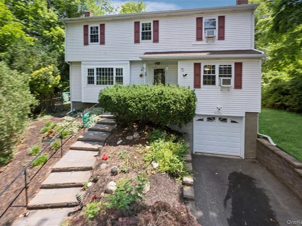 49 Old Town Lane, Huntington, NY 11743