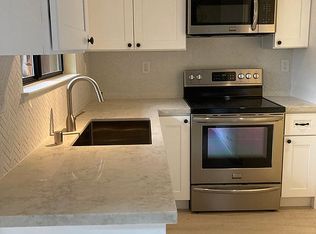 54 Village Cir, San Rafael, CA 94903