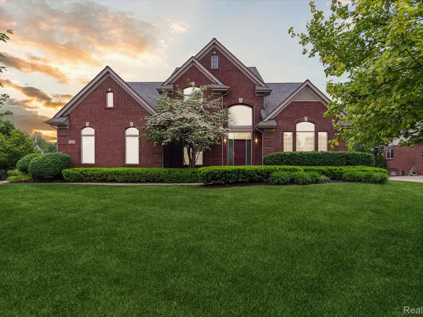 47141 Merion Cir, Northville, MI 48168