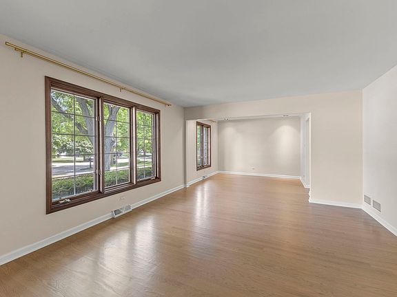 4th image of 2717 Rolling Meadows Dr