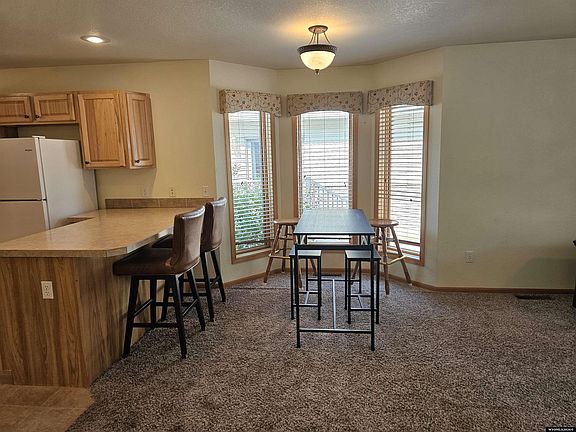 5th image of 110 Lupine Dr