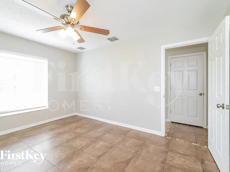 945 Kenbar Ave — Photo 10