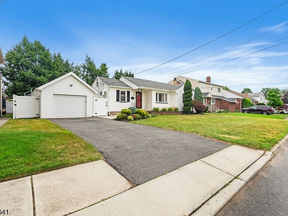 3rd image of 55 14Th Ave