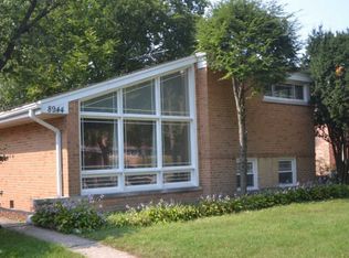 8944 Lincolnwood Dr, Evanston, IL 60203