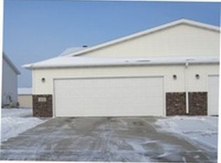 924 35th Ave S, Moorhead, MN 56560