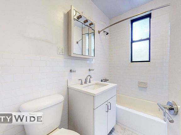 3rd image of 140 E 46th St #10RS
