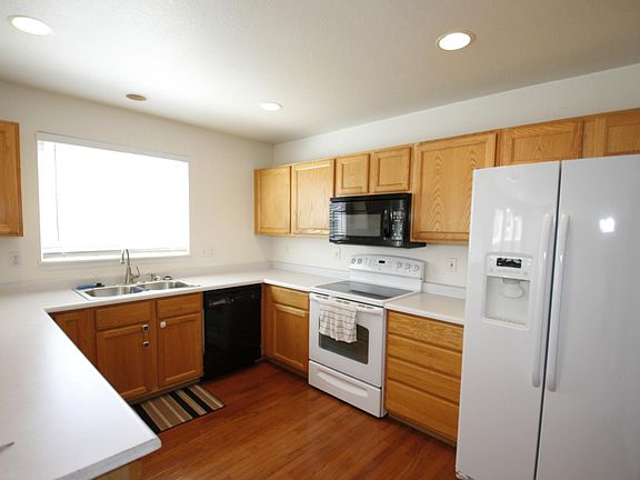 4th image of 3917 W Kenyon Ave