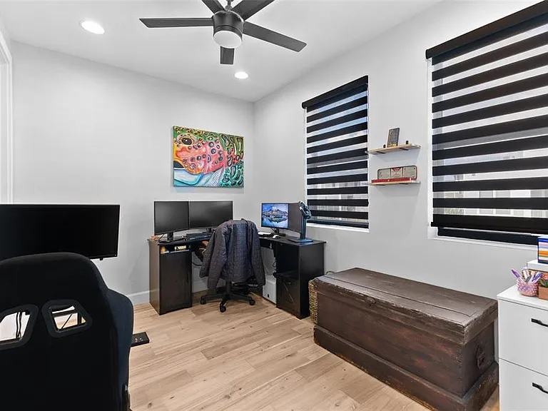 401 N Oregon Ave #9 — Photo 25