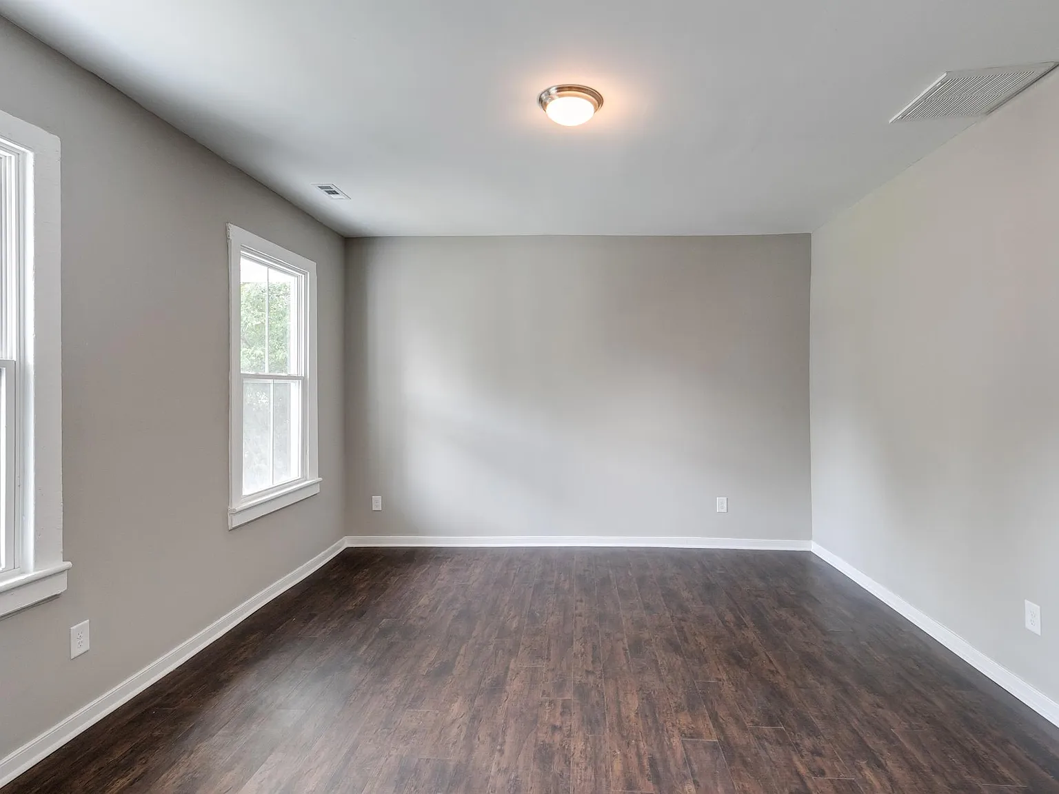 2 bed, 804 sqft, $1,609 — Photo 3