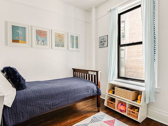 5th image of 509 W 122nd St #13
