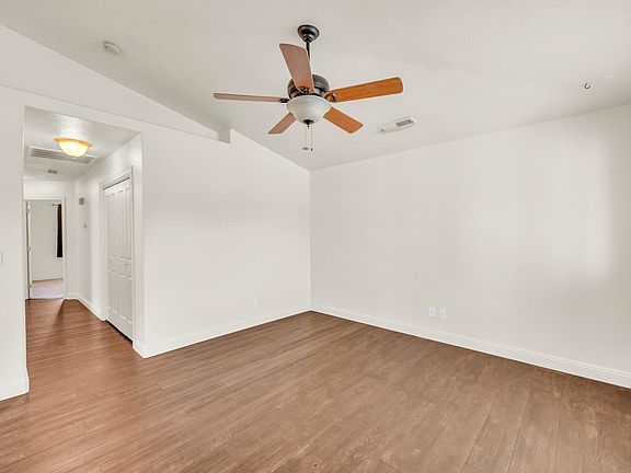 4th image of 444 E Sunland Dr #80