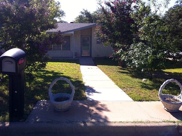 1st image of 3101 Cordova Dr