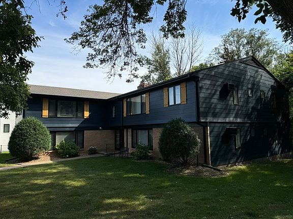 3rd image of 150 Wayzata Blvd E APT 2