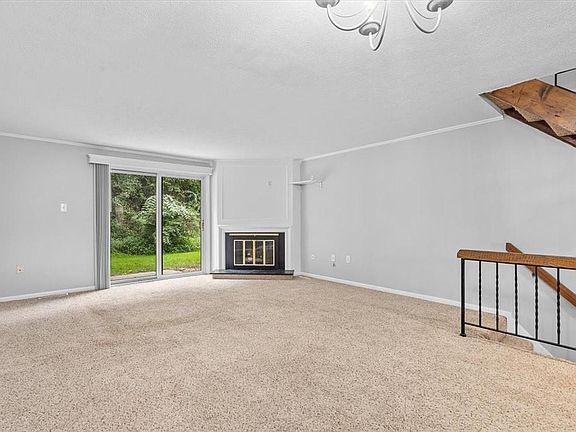 5th image of 209 Newton Sq