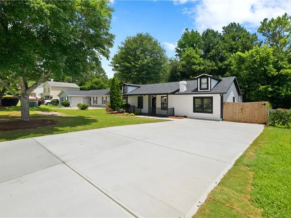 4946 Lake Ridge Trl, Lilburn, GA 30047