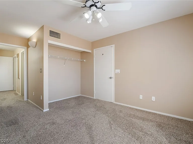 8070 W Russell Rd #2024 — Photo 12