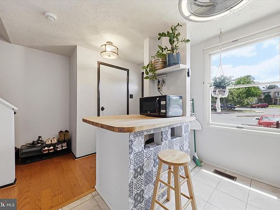 4th image of 3 Valley Park Ct