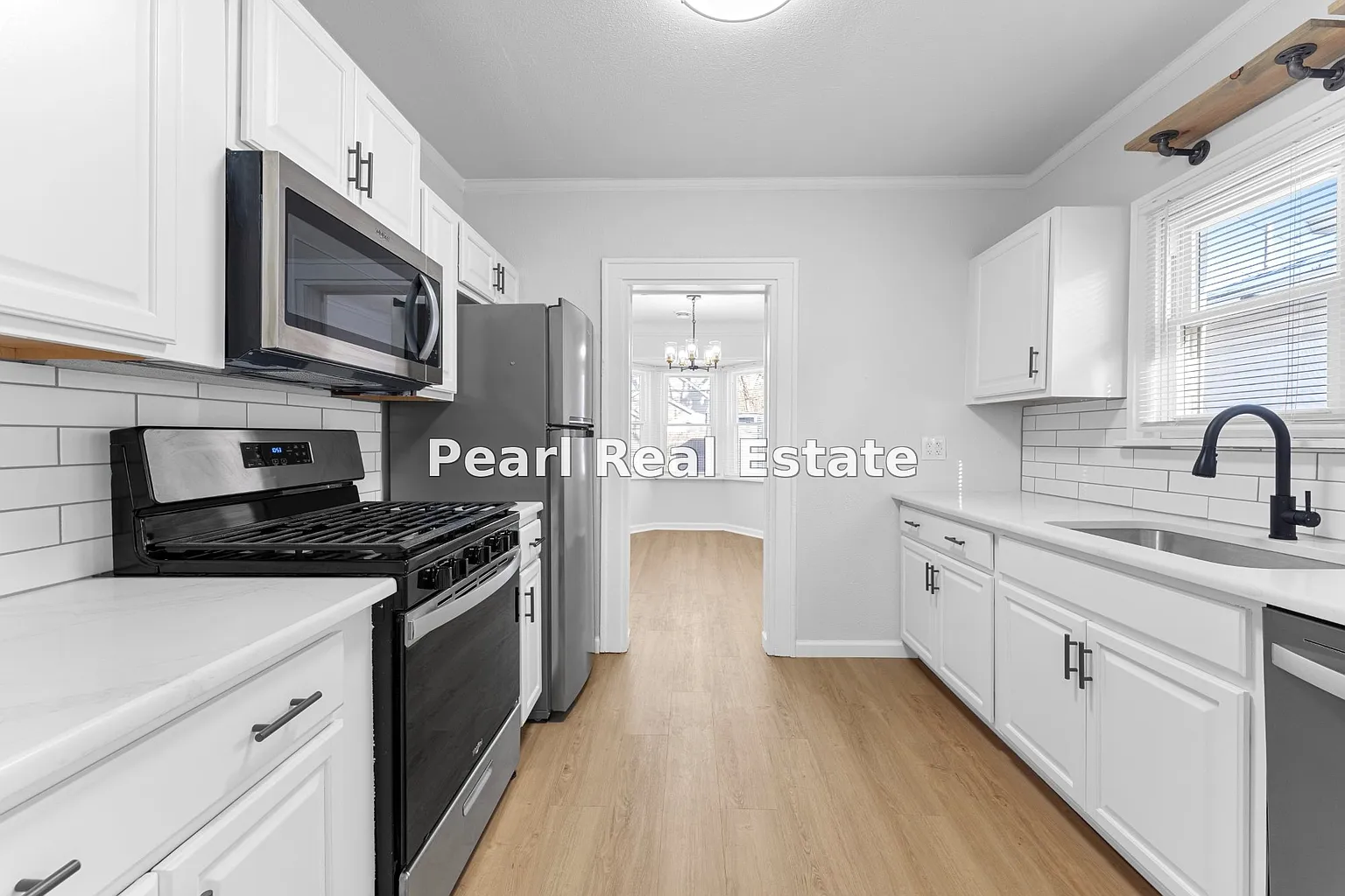 563 E Milton Ave photo 1