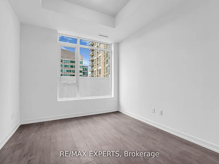 55 Duke St W #502 — Photo 21
