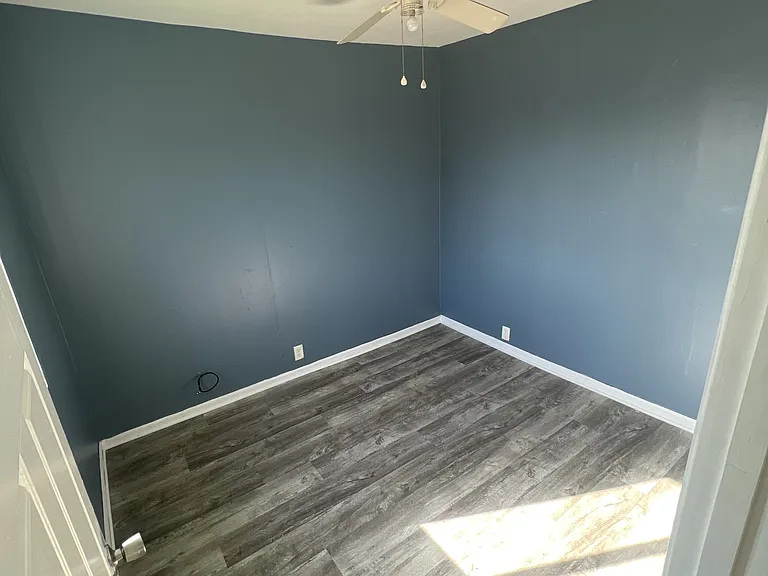 2305 Glass St — Photo 5