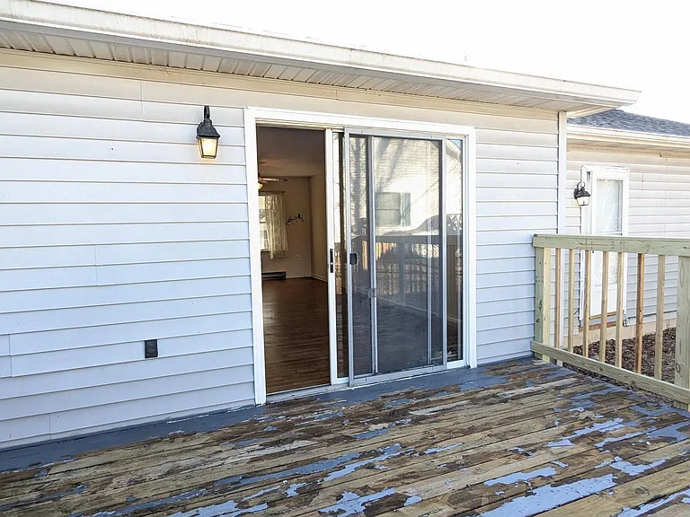 150 Nightingale Ave — Photo 25