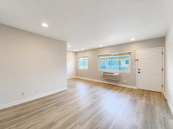 450 Riverdale Dr #9, Glendale, CA 91204