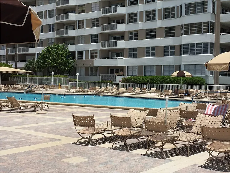 1950 S Ocean Dr #4-B — Photo 19