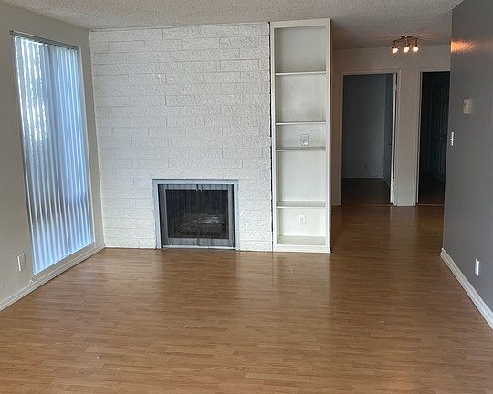 5th image of 953 4th St #102