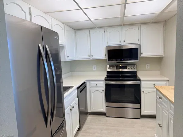 1624 Pine Valley Dr APT 319, Fort Myers, FL 33907