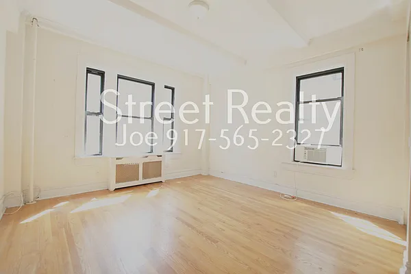Rented by Street Realty Brokerage LLC | media 4