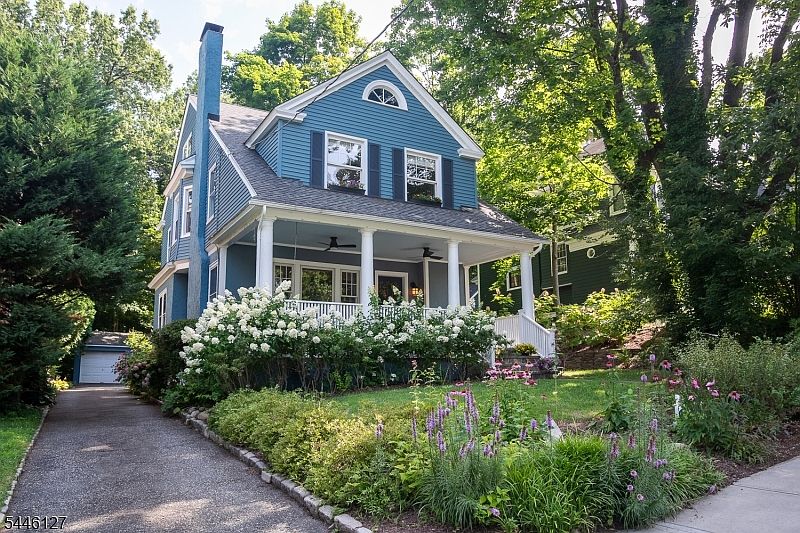 1st image of 29 Oakview Ave
