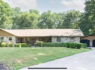 146 Lake Hills Dr, Oak Ridge, TN 37830