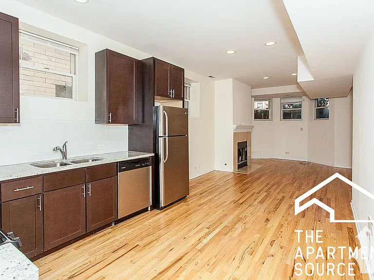 2320 N Southport Ave #GDN — Photo 2