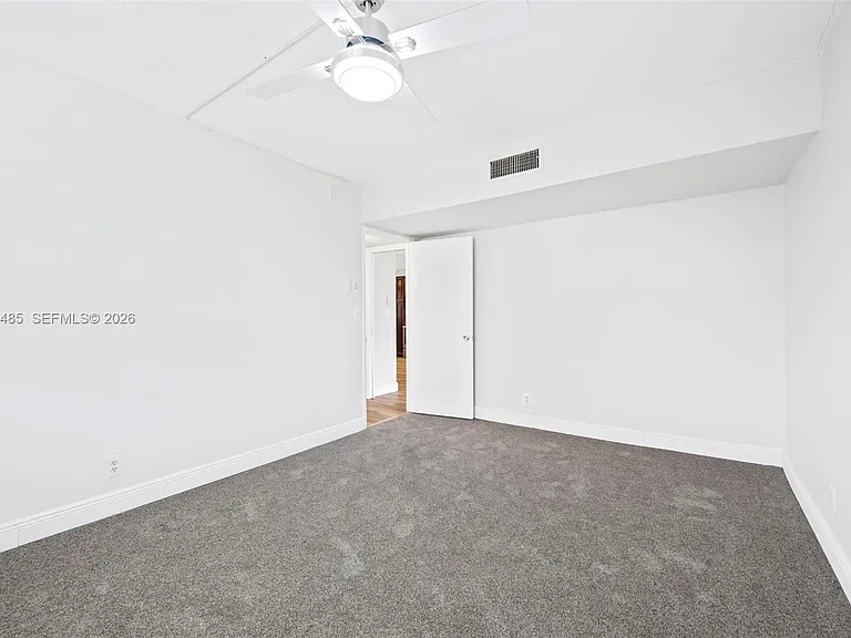 3050 N Palm Aire Dr #501 — Photo 18