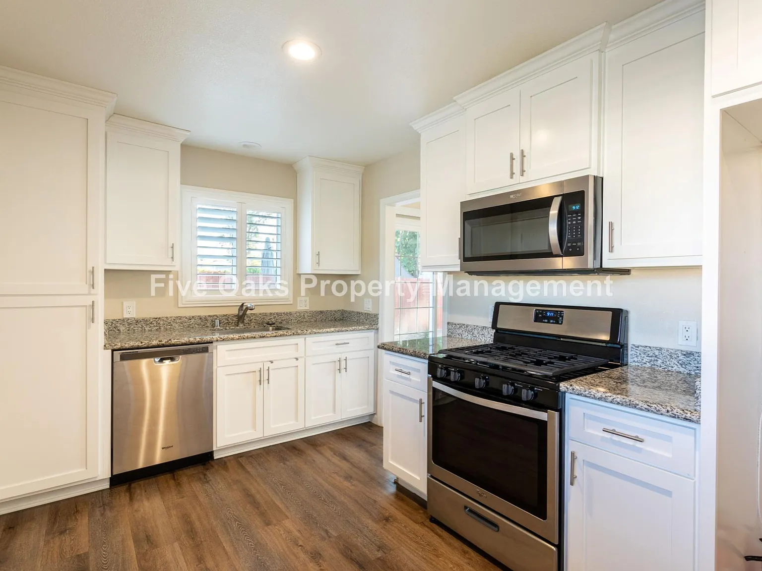 4 bed, 1265 sqft, $2,725 — Photo 2