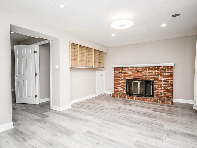 10231 Millstream Dr — Photo 26