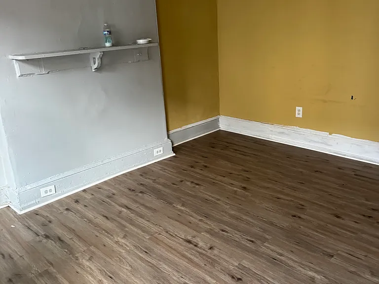 46 E Chestnut St — Photo 2