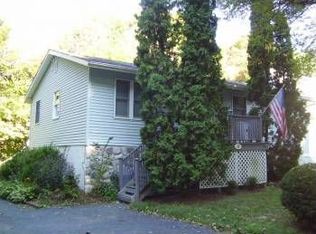 18 Radcliffe Rd, Poughkeepsie, NY 12601