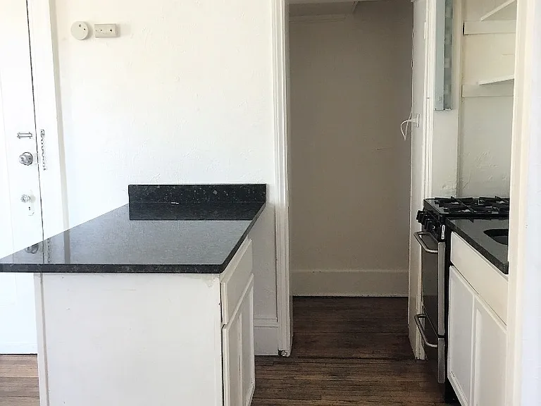 1375 Race St #4 — Photo 3