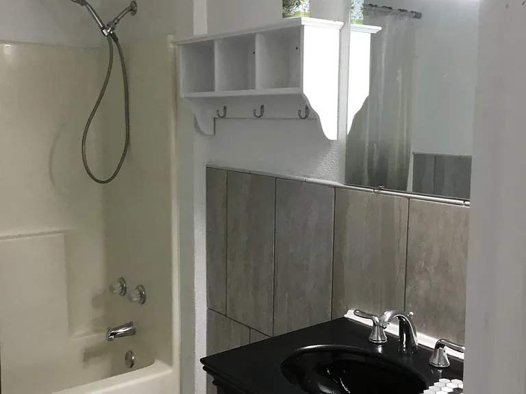 111 W Morse Ave — Photo 12